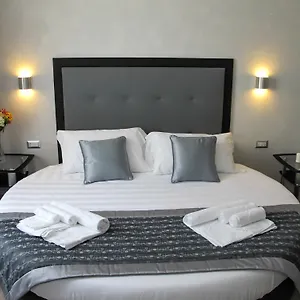 rezervați aici